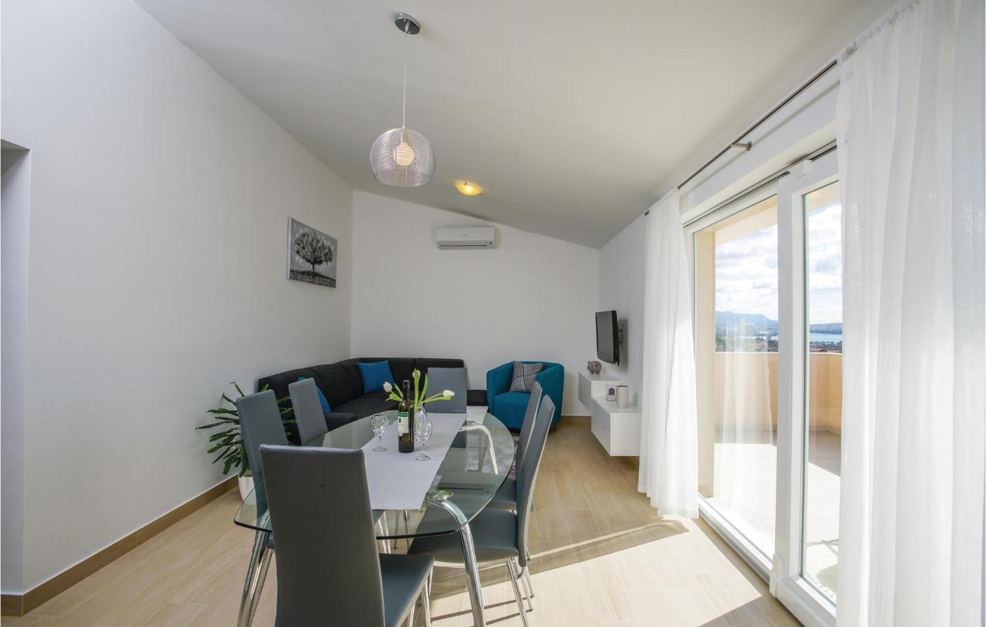 Stunning Apartment In Kastel Gomilica With Wifi Kaštela エクステリア 写真